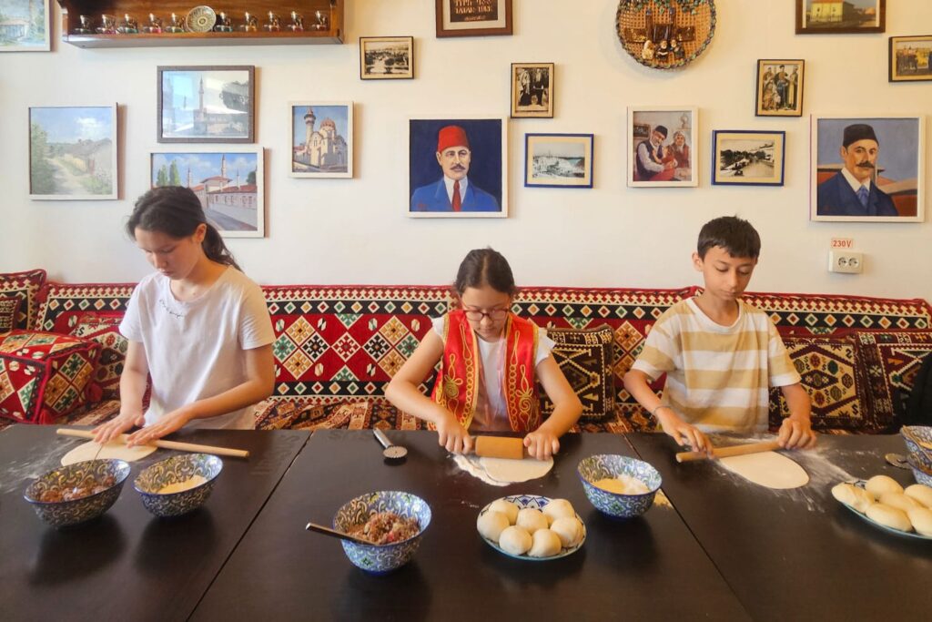 Copii minoritate tătară păstrare gastronomie