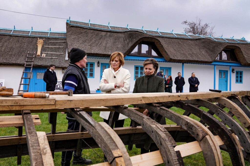 Acestora le-a fost prezentată și o fotografie în care a fost surprins Regele Carol I, într-una din vizitele acestuia în Delta Dunării.