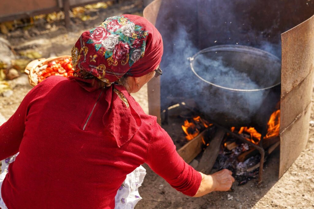 piperchi-targasiti-reteta-aromani-gastronomie-traditionala